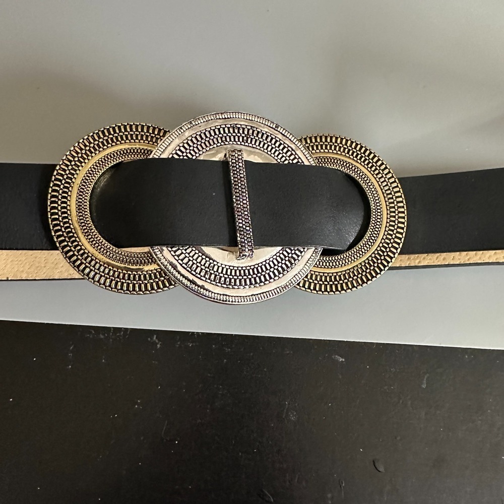 Chicos Black Belt Leather Lg 3 circles Silver gold Round Buckle M/L Adjustable